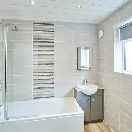 Host & - 1 Montrose Street * Saltburn-by-the-Sea
